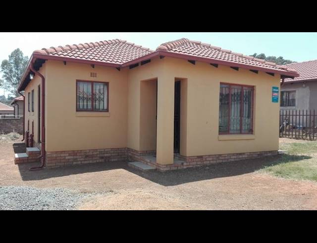 3 BEDROOM HOUSE FOR SALE IN NATURENA EXT 19